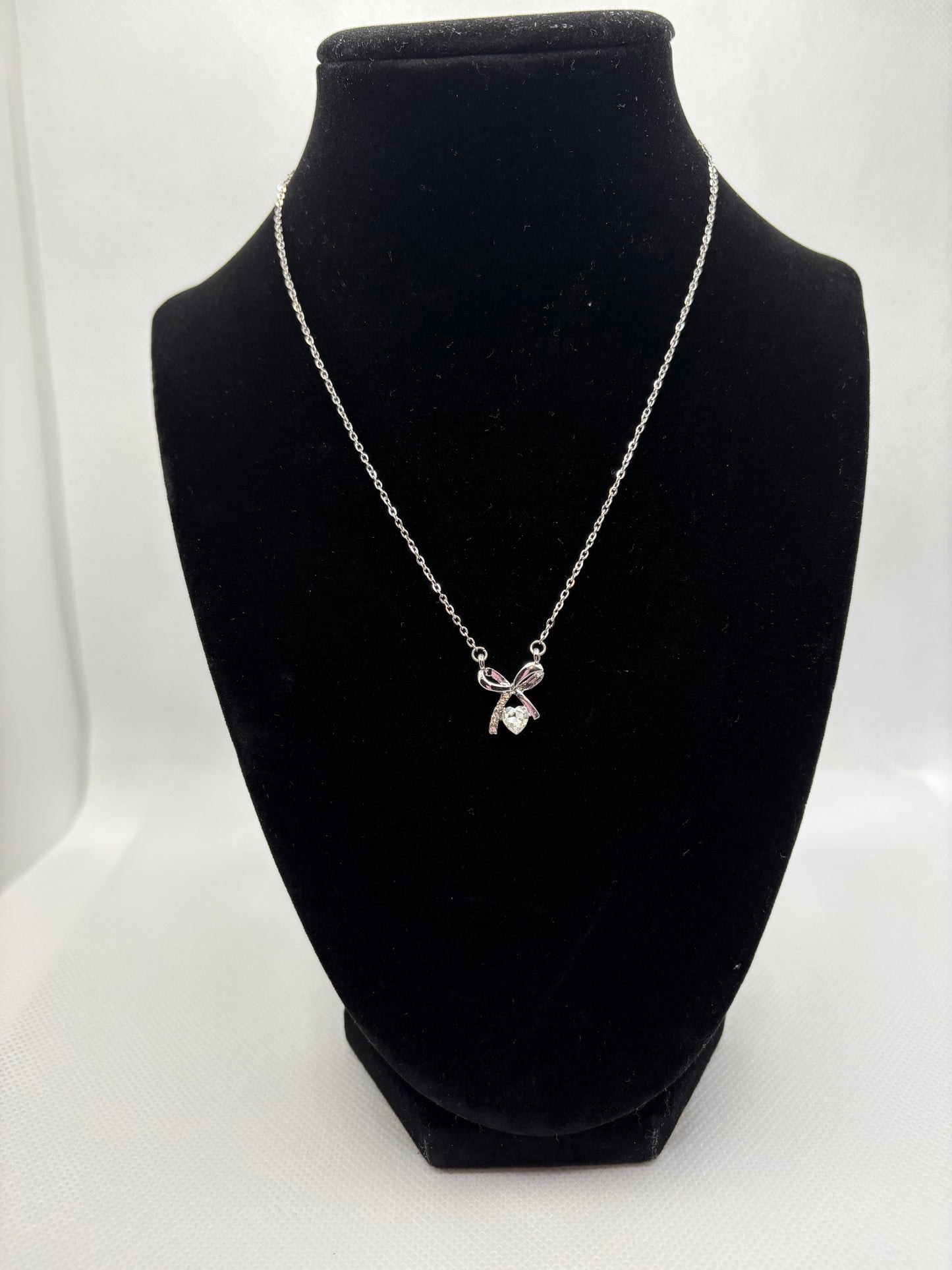 Bow Necklace